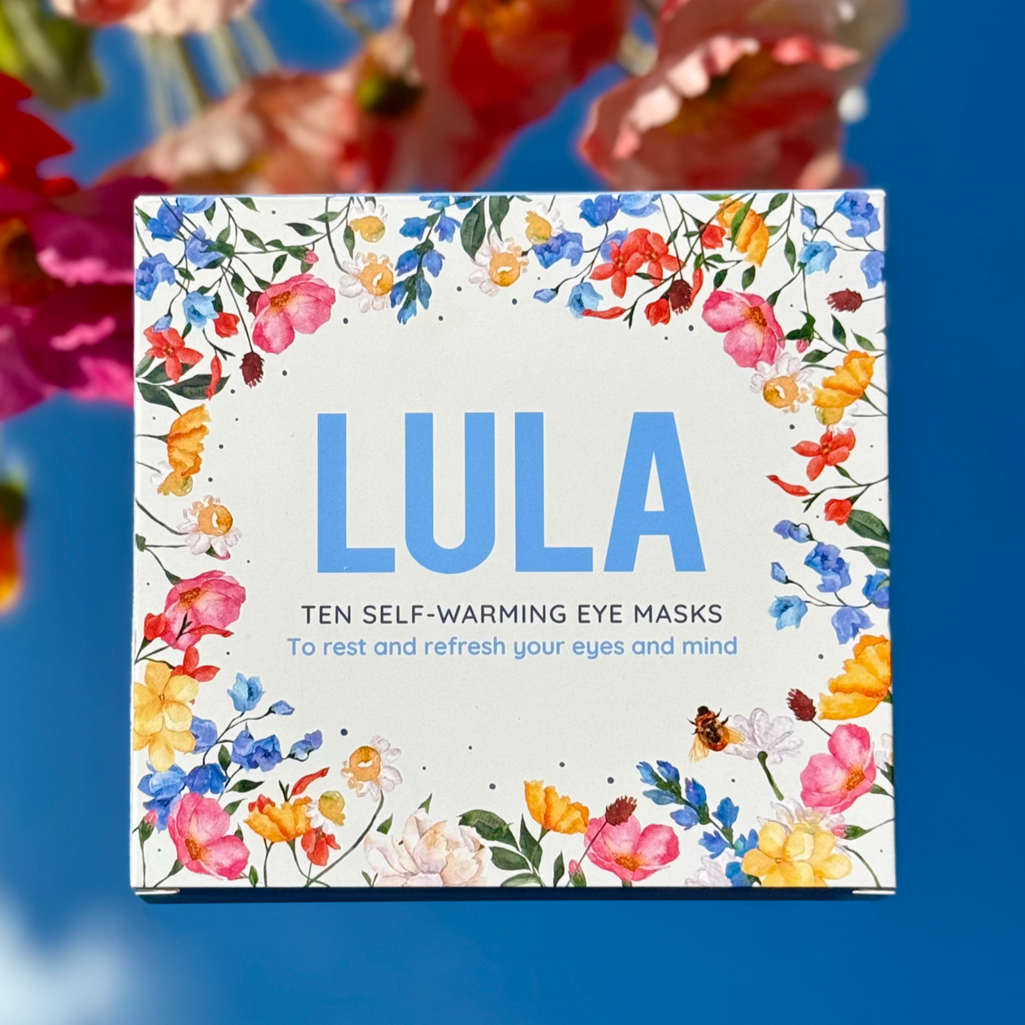 The new Mixed Box of 10 Self-Warming Eye Masks includes two of every Lula Eye Mask - 2 x Vanilla, 2 x Lavender, 2 x Rose, 2 x Jasmine and 2 x Unscented.
Like a warm hug for your eyes and mind, this self warming eye mask starts warming up the moment you open it. Lie back, get ready to relax and unfold the mask. When the mask meets the air it begins to warm up, staying at a comforting temperature and releasing the subtle scents, so you can drift into a daydream or a deep night’s sleep.