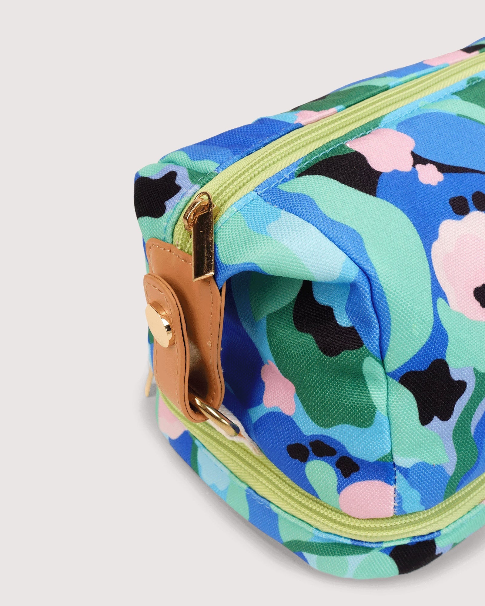 The Beauty - Cosmetic Bag - Honeydew