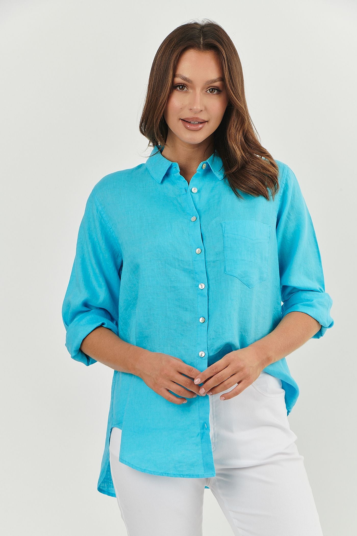 100% linen Enveloppe shirt FRONT VIEW TUCKED IN SHIRT TURQUOSIE style 062 over size boyfriend style loose fitting summer calma spa skin clinic armadale melbourne fashion lifestyle